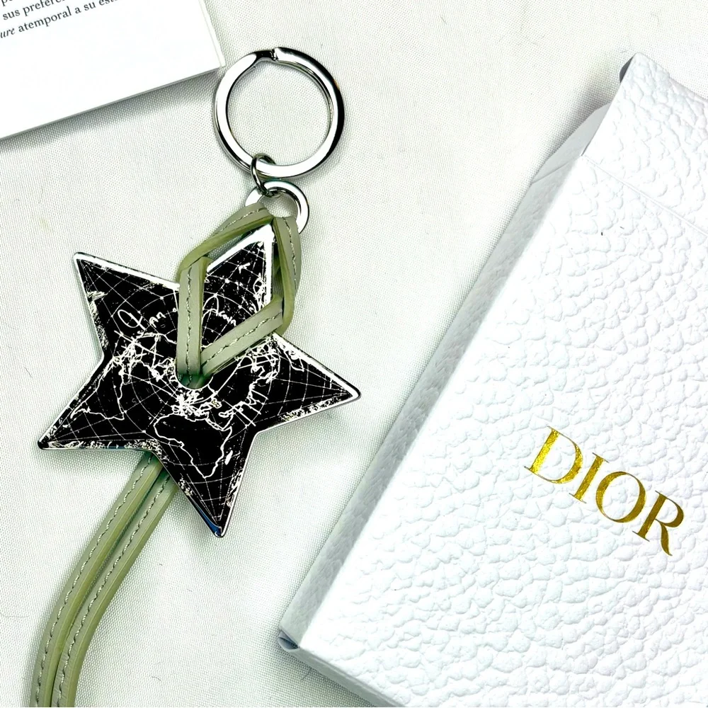 ❌SOLD❌ Christian Dior STAR Key Ring Around The World line Silver, Grey Strap - Picture 2 of 10